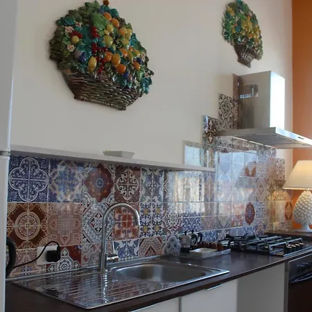 Alojamento de Acomodação e Pequeno-almoço La Maison Del Sole 4*