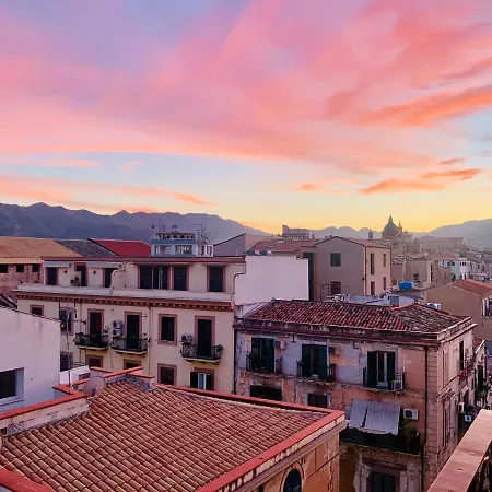 La Maison Del Sole Bed & Breakfast 4*